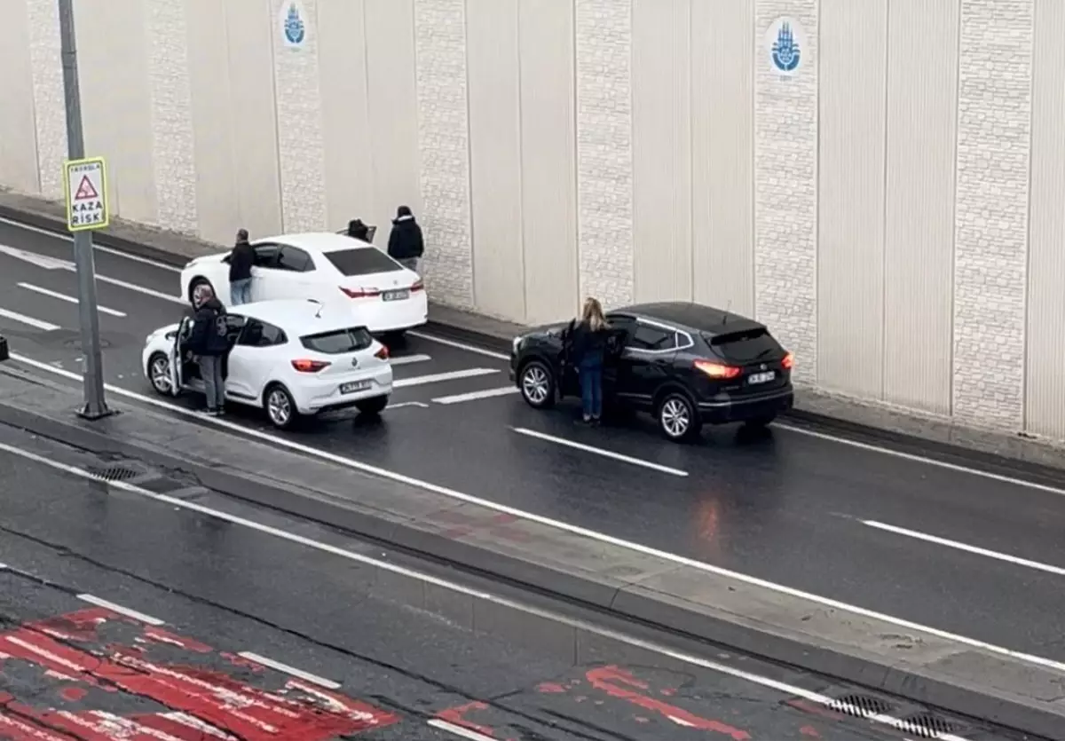 Atatürk’ün Anma Töreninde İstanbul Trafiği Durduruldu