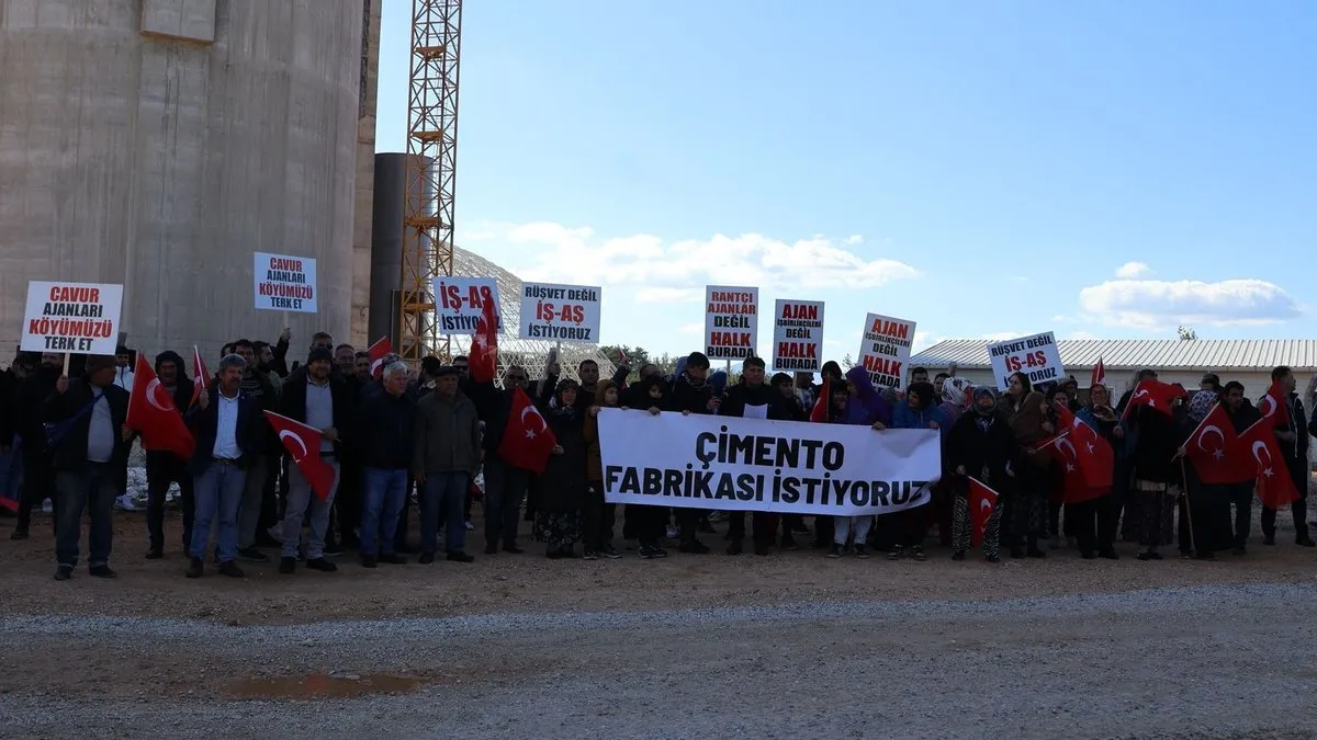 Muğla’da köylülerden ‘çimento fabrikasına engel olmayın’ eylemi