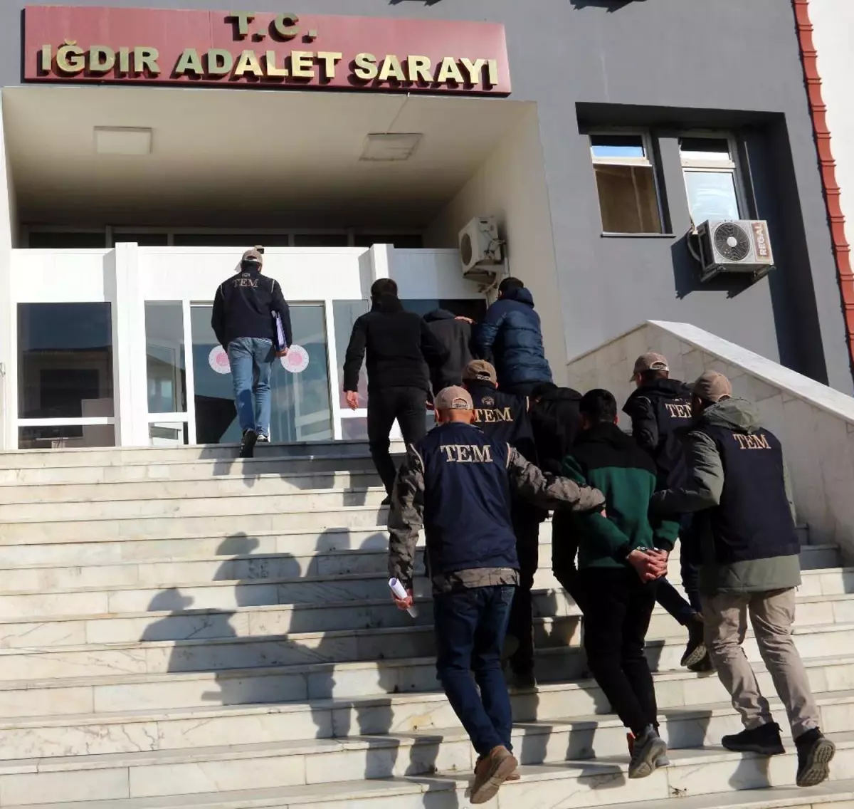 Iğdır’da AK Parti İl Başkanlığı’na Molotoflu Saldırı: İki Tutuklama